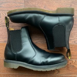 Dr. Martens 2976 Chelsea Boots